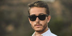 Menswear content creator Adam Gallagher was seen wearing the iconic Ray-Ban Wayfarer 2140 901/58 Polarised sunglasses in a social media post. Shop online now on Pretavoir