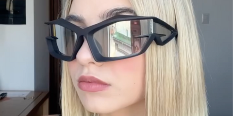 Alessia Lanza was seen wearing Givenchy Giv Cut GV40049I 02C with mirrored lenses in her Instagram post, December 2022. Shop online now on Pretavoir