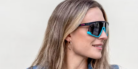 Spanish footballer Alexia Putellas was seen wearing black, light blue, and pink Oakley BXTR OO9280 05 Prizm sunglasses in a High Snobiety feature in 2023. Shop online now on Pretavoir