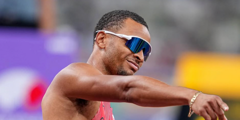 Canadian sprinter Andre De Grasse was seen wearing white Oakley Stunt Devil OO9517 04 sunglasses with Prizm sapphire lenses at the World Athletics Championships Tokyo 2025. Shop online now on Pretavoir