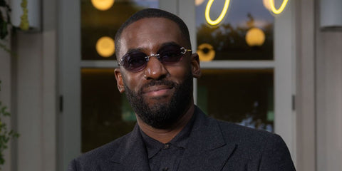 Rapper and actor Ashley Thomas, widely known as Bashy, was seen wearing Cartier CT0551S 004 rimless oval sunglasses with grey to pink gradient lenses at the GRM Gala 2025 in London. Shop online now on Pretavoir