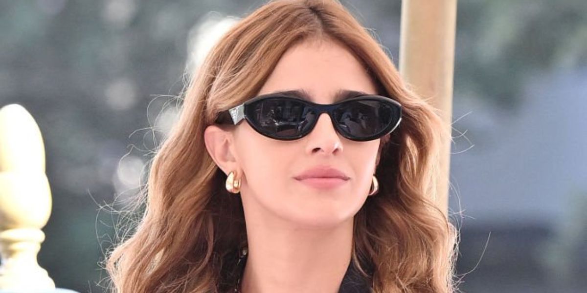 Benedetta Porcaroli was seen wearing black Prada PR 26ZS 16K08Z sunglasses to attend the 2023 Venice Film Festival