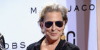 Legendary singer Bette Midler was seen wearing Ray-Ban Aviator RB 3025 181 sunglasses at the Marc Jacobs Spring/Summer 2016 fashion show during New York Fashion Week. Shop online now on Pretavoir