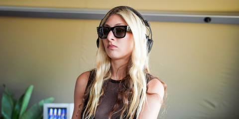 Blu DeTiger was seen wearing black Ray-Ban Mega Wayfarer RB 0840S 901/58 Polarised sunglasses at the Coachella Festival 2025. Shop online now on Pretavoir