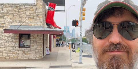 Comedian Brian Quinn was seen wearing black Ray-Ban Aviator Large Metal II RB 3026 L2821 sunglasses in his Instagram post, May 2023.