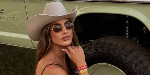 Camila Coelho was seen wearing gold DMY Studios Olsen DMYSUN05BL rectangular sunglasses with Brown Lens. Shop online now on Pretavoir