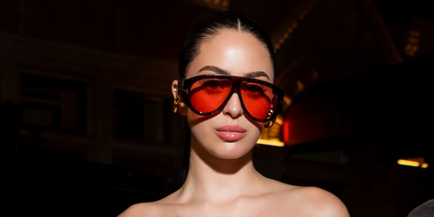 Brazilian-American model Camilla Araujo was seen wearing dark tortoiseshell Tom Ford Bronson TF1044 52S sunglasses with red lenses during New York Fashion Week Spring/Summer 2026.