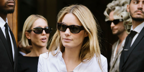 Model and actress Camille Rowe was seen wearing tortoiseshell Balenciaga BB0365S 003 sunglasses at the Balenciaga Haute Couture Fall/Winter 2025 fashion show during Paris Couture Week. Shop online now on Pretavoir