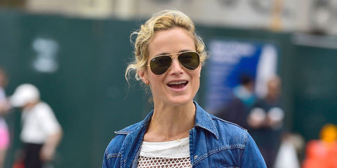 Model Carolyn Murphy was seen wearing the iconic Ray-Ban Aviator 3025 L0205 Gold/G15 Green sunglasses in New York City, May 2025. Shop online now on PRetavoir