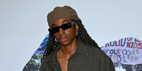 Singer-songwriter Cat Burns was seen wearing black Ray-Ban Teru RB 4425 6677/87 sunglasses at  the "Gay Times 40th Birthday Party" in London, August 2024. Shop online now on Pretavoir