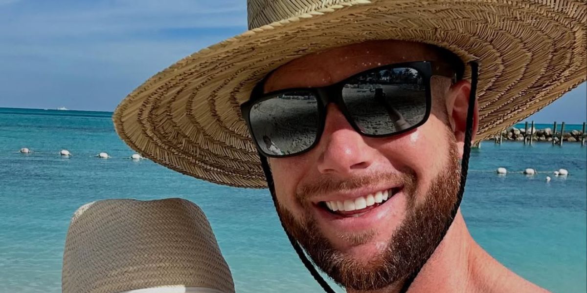 YouTuber Cody Jones of Dude Perfect was seen wearing black Maui Jim Red Sands 432 2M sunglasses in his Instagram post, April 2025.