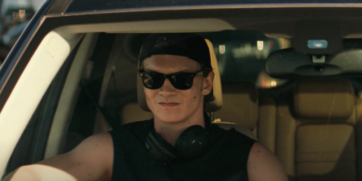 Connor Storrie was seen wearing the iconic Ray-Ban Wayfarer 2140 901 Black sunglasses in Heated Rivalry, season 1 episode 6 as Ilya Rozanov