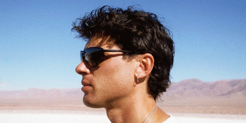 Spanish model and creator Daniel Illescas was seen wearing black Maui Jim Ho'okipa Ultra 676-02 / MJ0676S 001 sunglasses in Chile, shared through his Instagram post in June 2026.