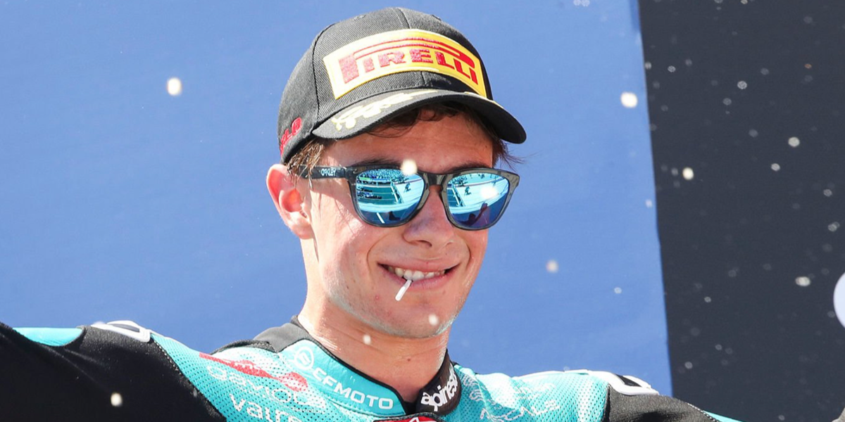 Moto2 racer David Alonso was seen wearing transparent black Oakley Frogskins S OO9508 05 sunglasses with Prizm sapphire Polarised lenses at the MotoGP of Aragon, Spain, August 2026.