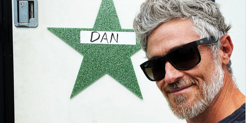 Actor David Annable was seen wearing black Ray-Ban Justin RB 4165 622/T3 Polarised sunglasses on the set of "Walker" season 2. Shop online now on Pretavoir