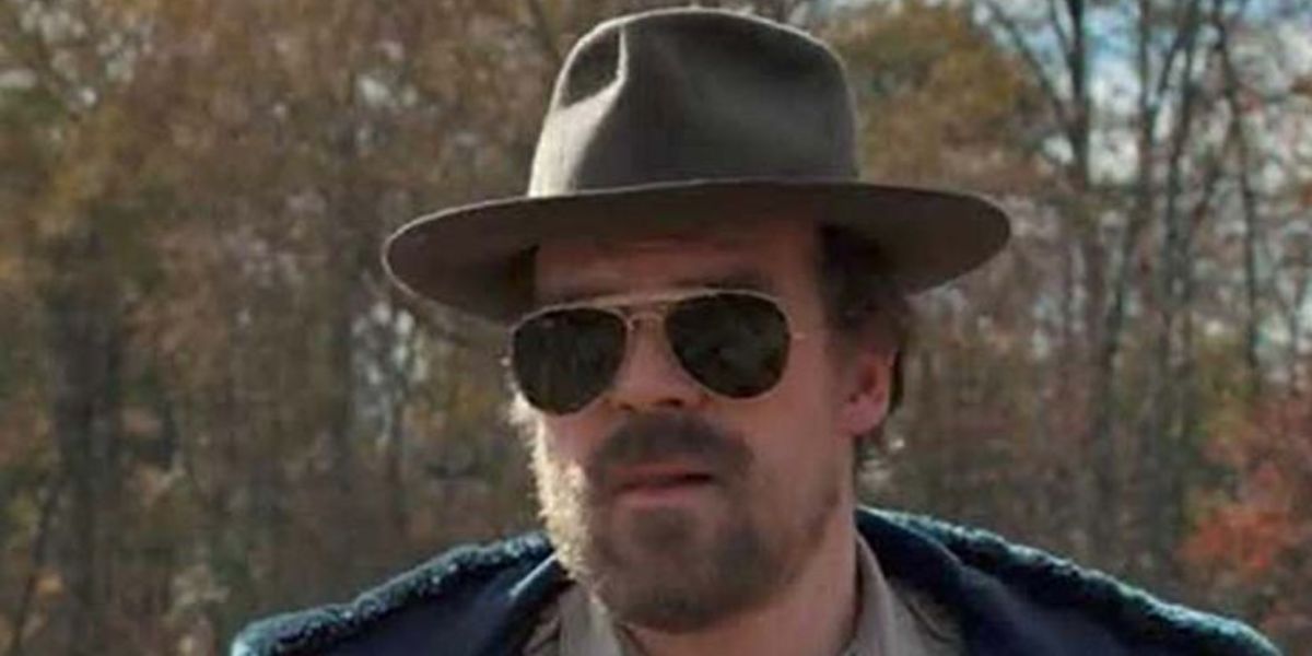 David Harbour was seen wearing Ray-Ban Outdoorsman 3030 L0216 sunglasses as Jim Hopper