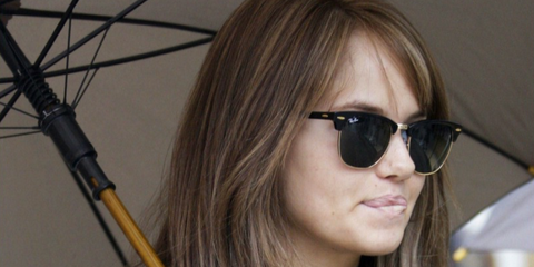 Debby Ryan was seen wearing the iconic Ray-Ban Clubmaster 3016 W0365 Black half-rim sunglasses in Vancouver. Shop online now on Pretavoir