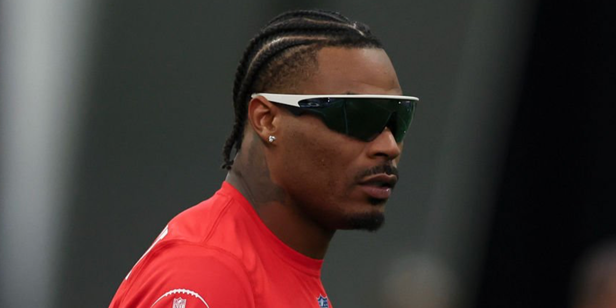 American football player Derwin James Jr. of the Los Angeles Chargers was seen wearing white Oakley Meta Vanguard OW8001 05 Smart Glasses with Prizm black lenses at the Super Bowl LX Pro-Bowl practice in San Francisco, February 2026.