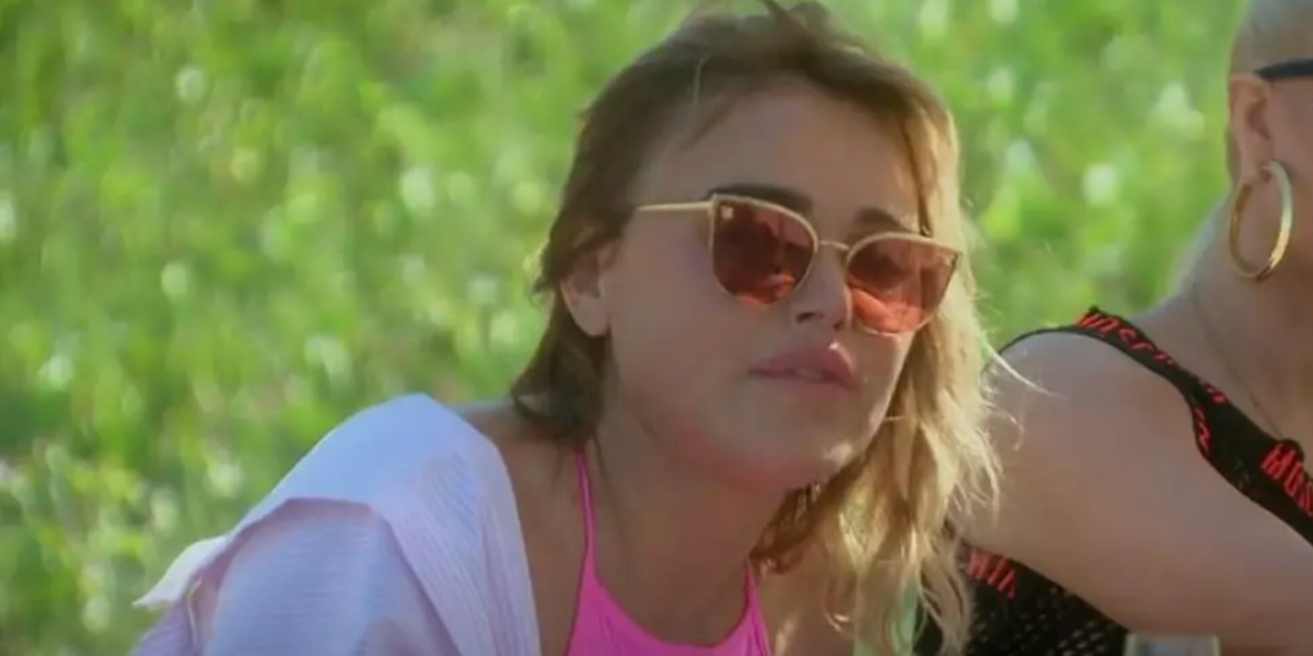 Entrepreneur and television personality Diana Jenkins was seen wearing Cartier CT0198S 004 cat eye sunglasses with red lenses in The Real Housewives of Beverly Hills, season 12 episode 6. Shop online now on Pretavoir