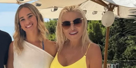 Entrepreneur and television personality Diana Jenkins was seen wearing gold Cartier Panthere CT0398S 002 rimless sunglasses with brown gradient lenses in her Instagram post, September 2024. Shop online now on Pretavoir