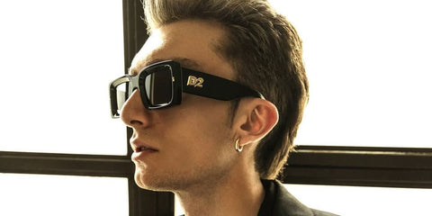 Italian actor Domenico Cuomo was seen wearing black Dsquared2 D2 0142/S 8079O sunglasses in the Dsquared2 Fall/Winter 2024 campaign. Shop online now on Pretavoir