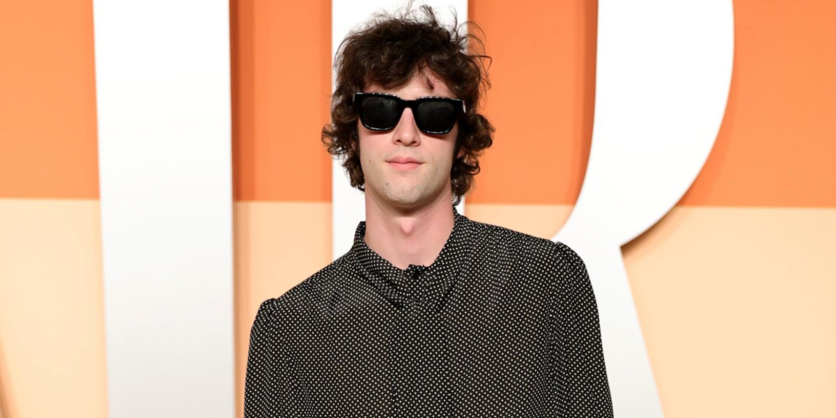 Dominic Sessa was seen wearing black Saint Laurent Sun SL 560 001 square sunglasses to attend the 2025 Oscars - Academy Awards