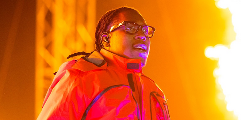 Rapper Don Toliver was seen wearing black Ray-Ban Meta Wayfarer Gen 2 RW4012 601S/SB Smart Glasses onstage at Rolling Loud India 2025