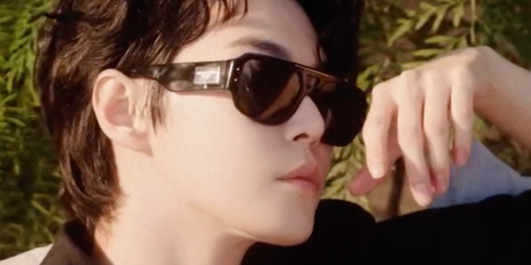 South Korean singer Doyoung of group NCT was seen wearing black Dolce&Gabbana DG4482 501/87 sunglasses in the Dolce & Gabbana Spring/Summer 2025 campaign. Shop online now on Pretavoir