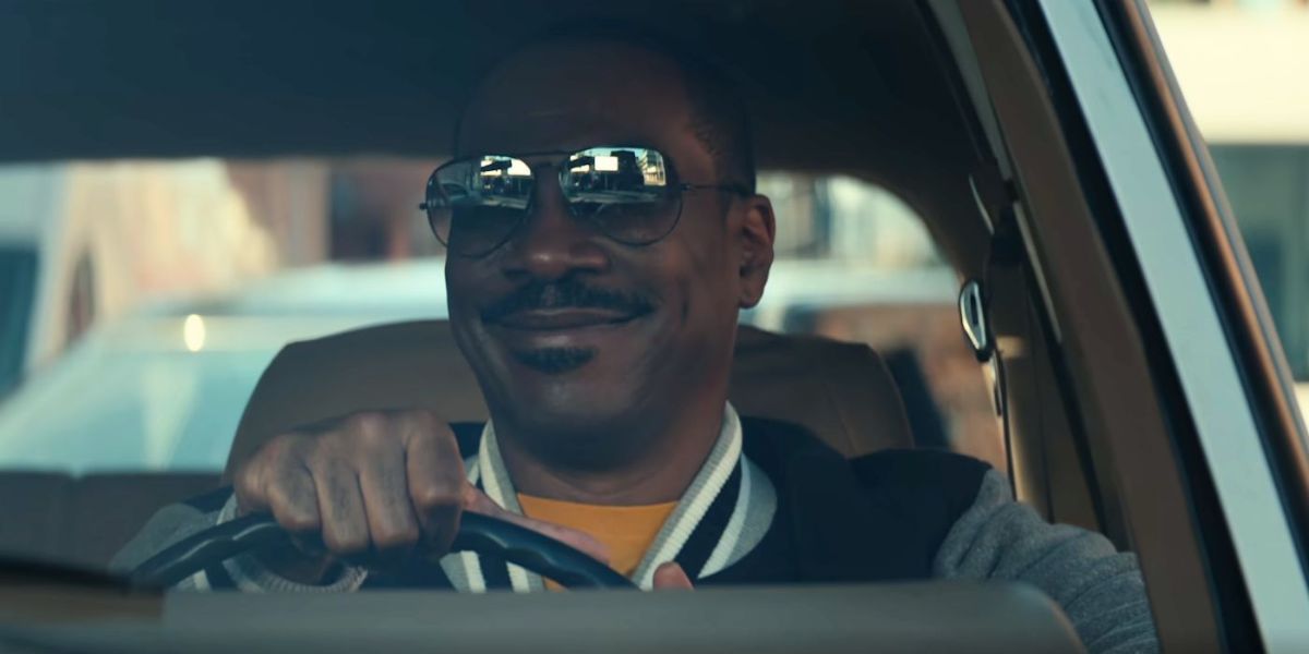 Eddie Murphy was seen wearing black Ray-Ban Aviator Large Metal RB 3025 002/4O sunglasses with flash mirrored lenses in Beverly Hills Cop