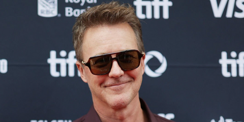 Edward Norton was seen wearing tortoiseshell Gucci GG2052S 009 aviator sunglasses with brown lenses at the Toronto International Film Festival 2025.