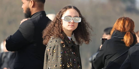 Ella Emhoff wears Loewe x Paula's Ibiza LW40033I 21C sunglasses at the brand's Fall/Winter 2023 fashion show in Paris