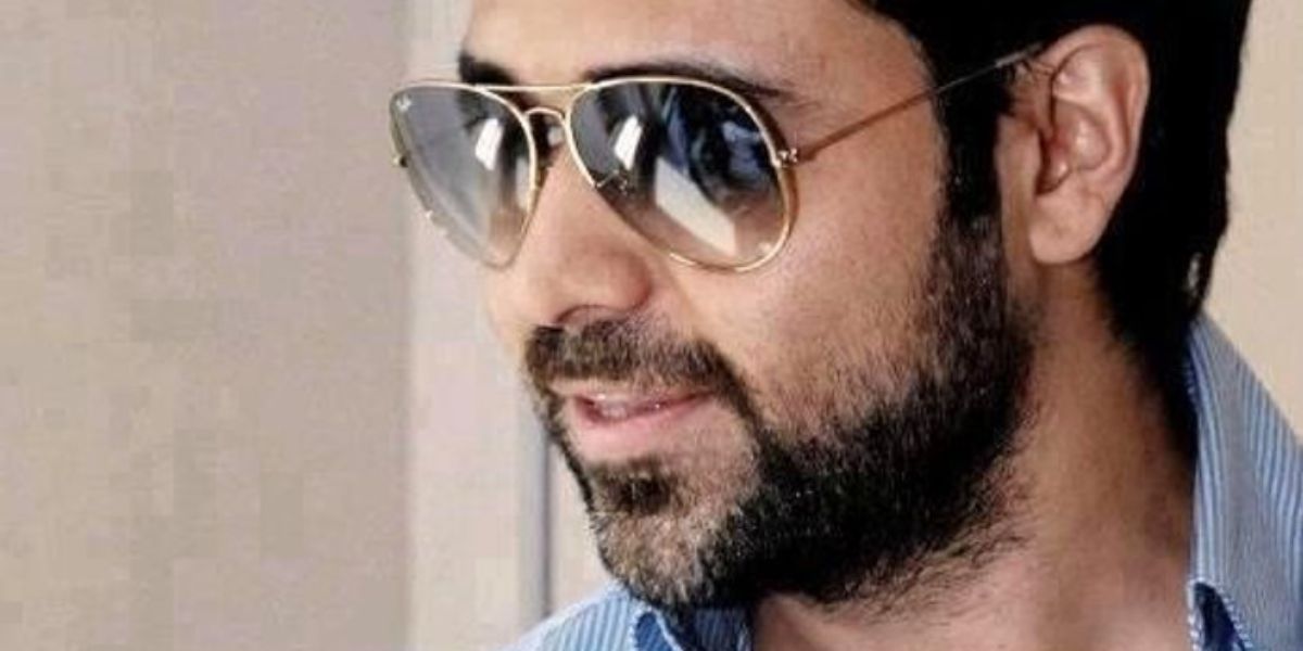 Bollywood actor Emraan Hashmi was seen wearing gold Ray-Ban Aviator RB 3025 181/71 sunglasses with grey gradient lenses