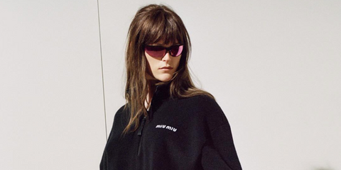 Singer-songwriter Ethel Cain was seen wearing brown metal Miu Miu MU A02S 14Y70J sunglasses with pink mirrored lenses in the Miu Miu Fall/Winter 2024 campaign. 