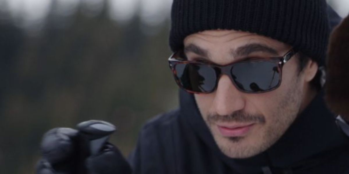 Italian actor Eugenio Franceschini was seen wearing tortoiseshell Persol 3048S 24/31 sunglasses in Emily in Paris season 4 as Marcello Muratori.