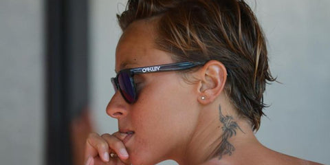 Federica Pellegrini wears Oakley Frogskins frame 