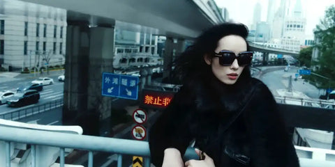 Chinese supermodel Fei Fei Sun was seen wearing black Tom Ford Esme TF1157 01A sunglasses in the Tom Ford Fall/Winter 2024 campaign. Shop online now on Pretavoir
