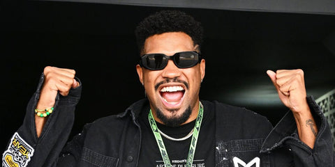 Brazilian actor and former footballer Felipe Gabriel Xavier was seen wearing black Prada PR 17WS 1AB5S0 Symbole Sunglasses at the F1 Grand Prix of Brazil. Shop online now on Pretavoir