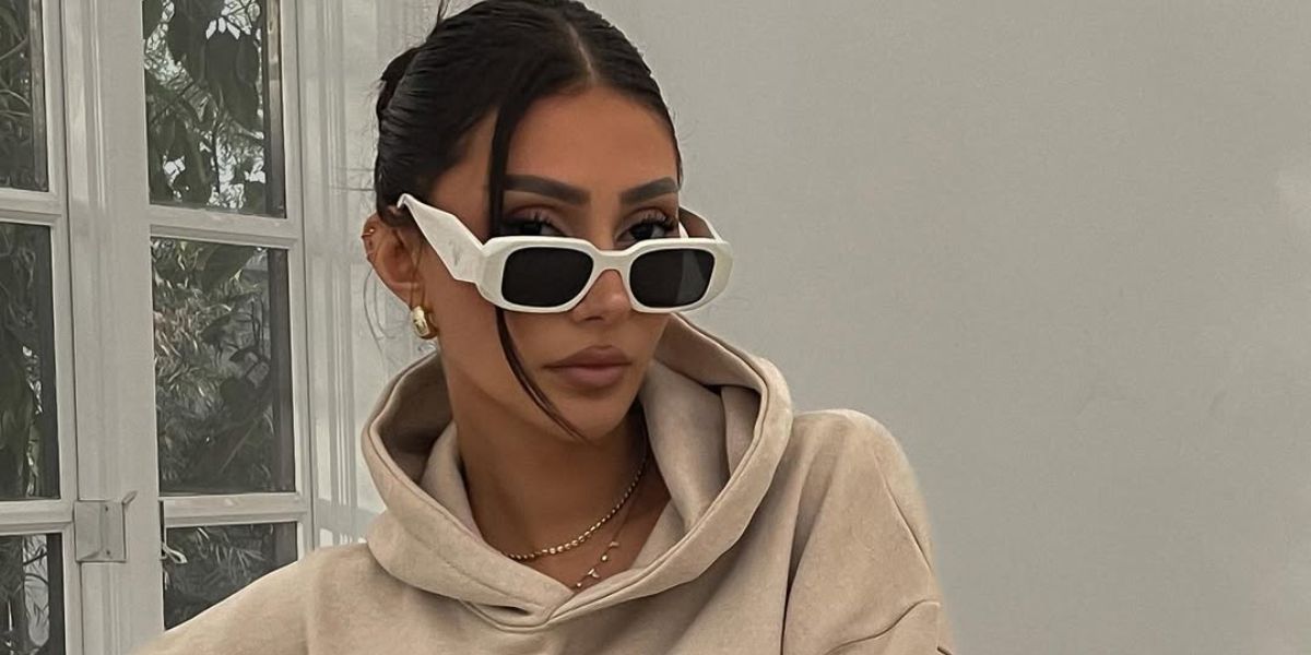 Reality TV star Francesca Farago of Netflix's Too Hot To Handle was seen wearing white Prada PR 17WS 1425S0 Symbole sunglasses in her Instagram post. Shop online now on Pretavoir