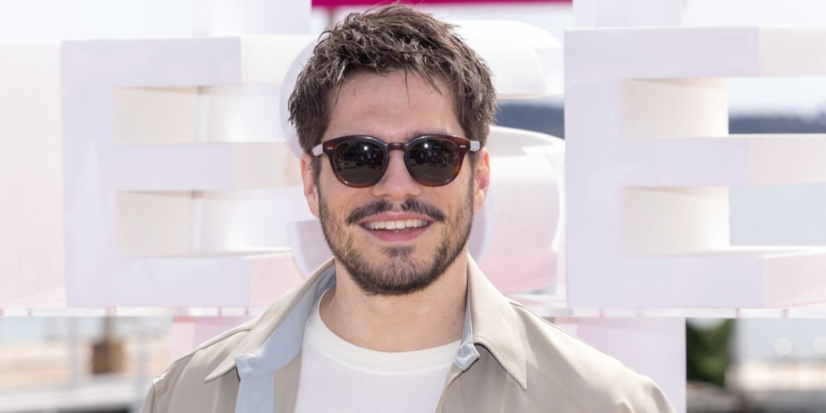 French actor Francois Civil was seen wearing tortoise Oliver Peoples Cary Grant Sun OV5413SU 1679/P1 Polarised sunglasses at the Canneseries International Festival 2024 in Cannes.
