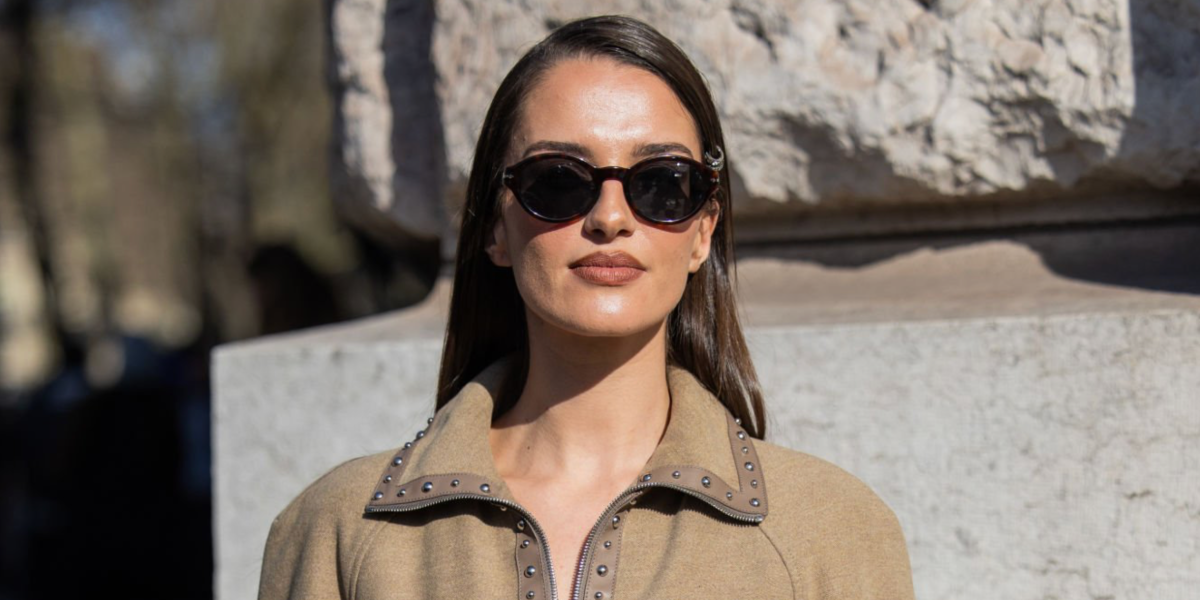 French model Gabrielle Caunesil Pozzoli was seen wearing tortoiseshell Persol Loris 3378S 1052/53 round sunglasses at Hermes Fall/Winter 2025 fashion show during Paris Fashoin Week. Shop online now on Pretavoir