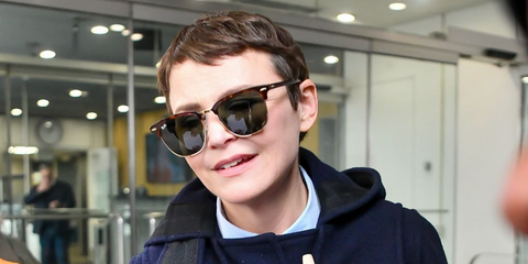 Ginnifer Goodwin was seen wearing the iconic tortoise Ray-Ban Clubmaster Classic 3016 W0366 sunglasses in New York City, November 2025.