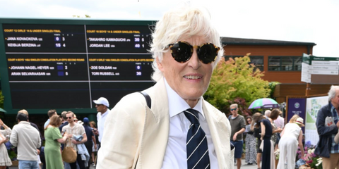 Actress Glenn Close was seen wearing yellow tortoiseshell Polo Ralph Lauren PH4204U 5004/71 round sunglasses at the 2024 Wimbledon Tennis Championships. Shop online now on Pretavoir