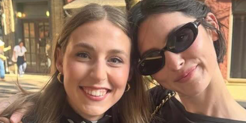 Gracie Abrams was seen wearing black Ray-Ban RB 4441D 6677/87 sunglasses with a new in New York City, October 2025.