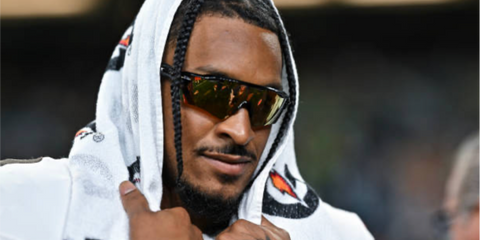 American football player Grant Delpit of Cleveland Browns was seen wearing black Oakley Radar EV S Path OO9510 04 sunglasses with 24k Prizm Polarised lenses during an NFL preseason football game against the Seattle Seahawks in August 2024.