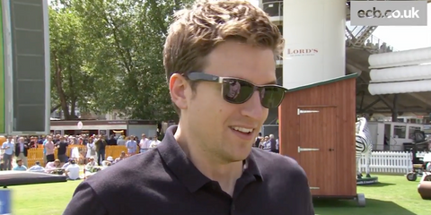 Celebrity radio DJ host and presenter Greg James of BBC Radio 1 was seen wearing black and beige Ray-Ban New Wayfarer 2132 875 Color Mix sunglasses in an interview with England & Wales Cricket Board.