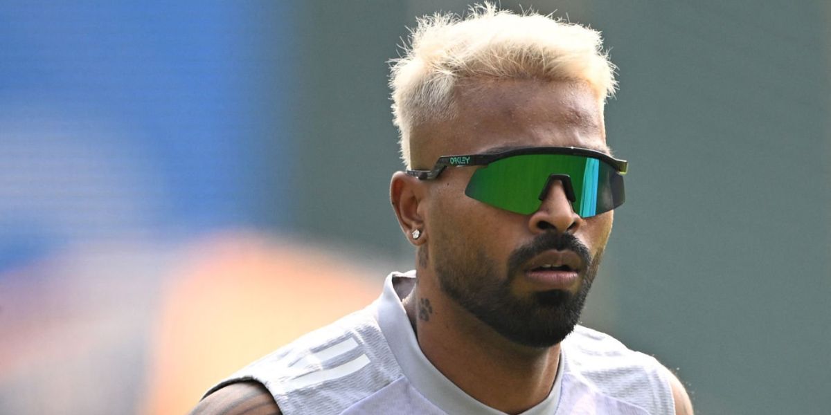 Indian cricketer Hardik Pandya was seen wearing black Oakley Hydra OO9229 15 Prizm sunglasses at the ICC Men's T20 World Cup 2026.