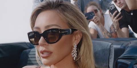 Hilary Duff was seen wearing dark tortoise Tom Ford Arizona-02 TF1313 52F sunglasses with brown gradient lenses in a Glamour Magazine cover story, February 2026.