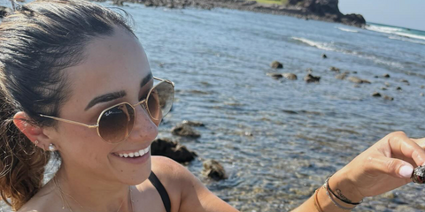Mexican professional golfer Isabella Fierro was seen wearing gold Ray-Ban Jack RB 3565 001/51 sunglasses with brown gradient lenses in her Instagram post, November 2024. Shop online now on Pretavoir