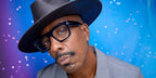 Comedian and actor JB Smoove was seen wearing Tom Ford TF5634-B 001 Blue Control Black optical glasses at The Kelly Clarkson Show, season 4. Shop online now on Pretavoir