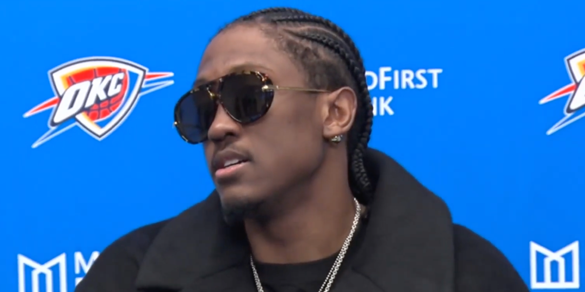 Celebrity basketball player Jalen Williams of Oklahoma City Thunder was seen wearing tortoiseshell Bottega Veneta BV1273S 005 Drop Aviator sunglasses at a postgame interview in November 2024.